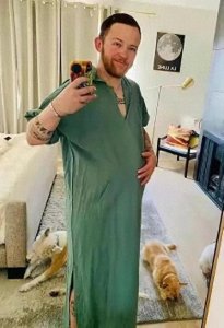 劲爆,美国男子怀孕生子