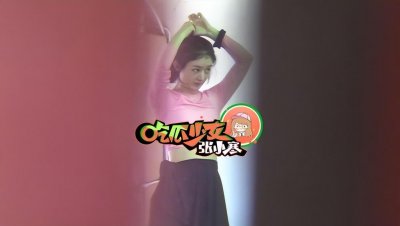 ​34岁赵丽颖素颜健身被拍，穿露腹装全被汗水浸湿，身材凹凸有致