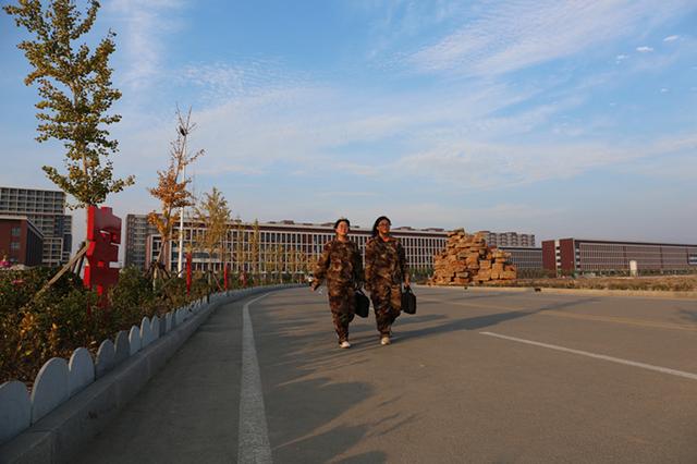 河北科技学院曹妃甸校区地图（深秋的河北科技学院曹妃甸校区美翻啦）(4)