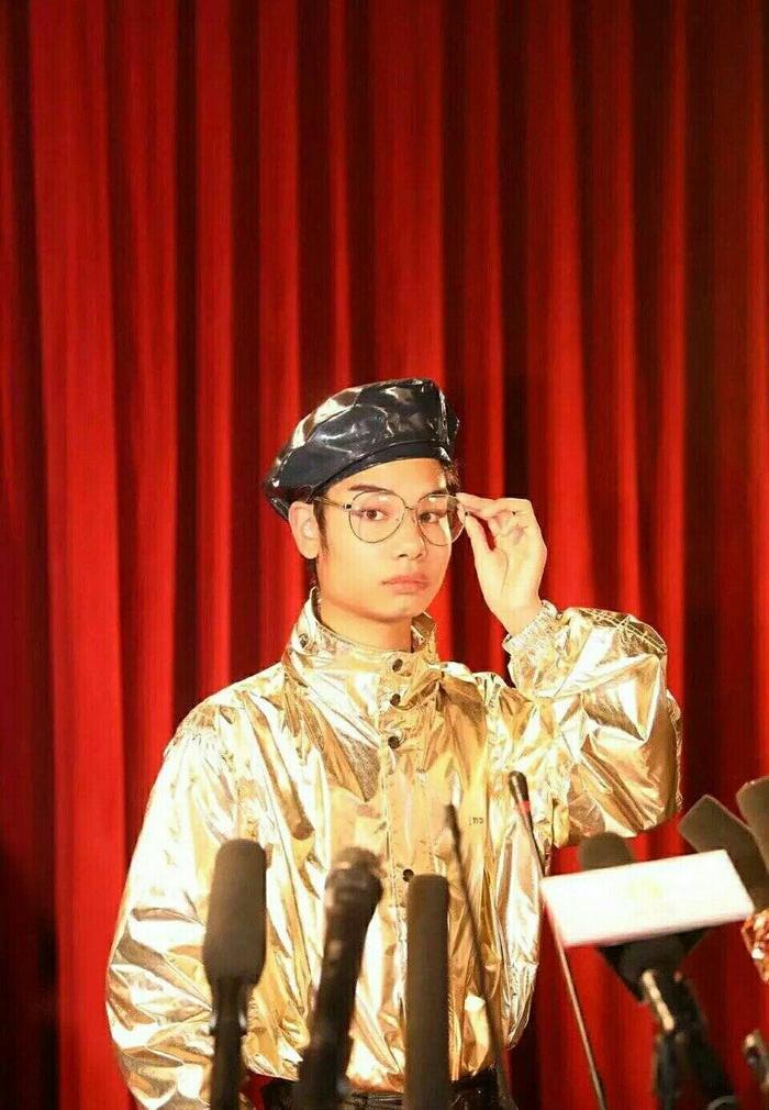 发际线男孩小吴再拍时尚大片，曾言不进娱乐圈，现在通告接到手软