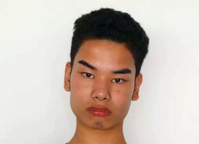 ​发际线男孩小吴再拍时尚大片，曾言不进娱乐圈，现在通告接到手软