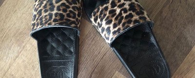 夏天拖鞋磨脚怎么办