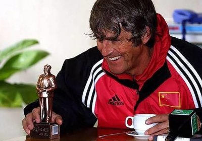 ​2002日韩世界杯，出线引爆中国足球，实力究竟如何？