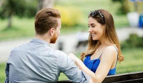 相亲第二次见面就牵手合适吗3