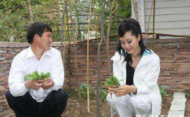 原来,于文华和朱之文是朋友关系