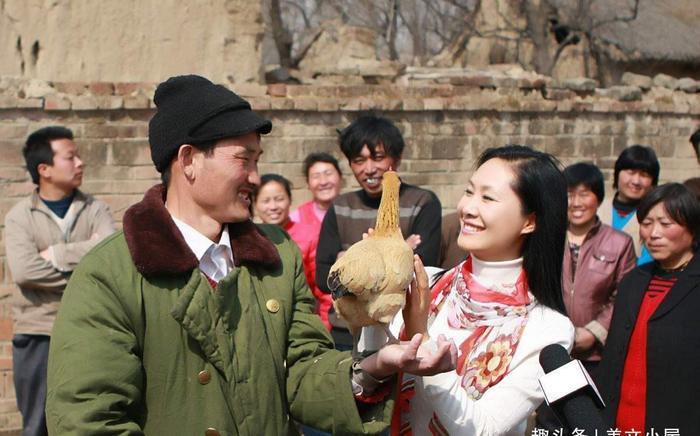 原来,于文华和朱之文是朋友关系