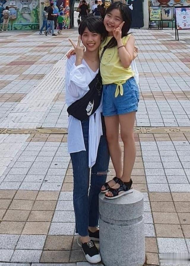 “素媛”小女孩长大了,十三岁腿长过1米2,近照更是美到不敢认