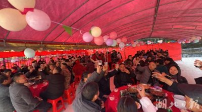 ​今儿个真高兴！