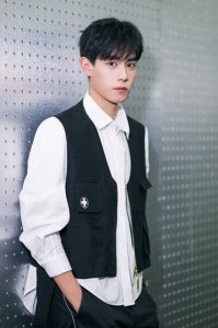 ​新晋男神胡一天黑料不断，发声明却被质疑蹭热度？