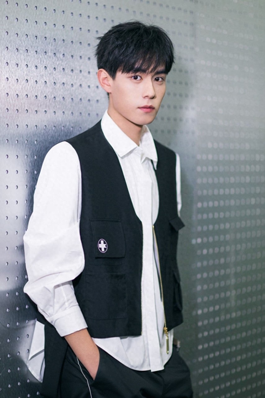 新晋男神胡一天黑料不断，发声明却被质疑蹭热度？