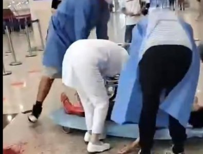 ​男子在上海瑞金医院持刀伤4人 警方开枪将其制服