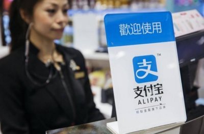 ​如果现在把10万存进余额宝，一年后能拿到多少利息？