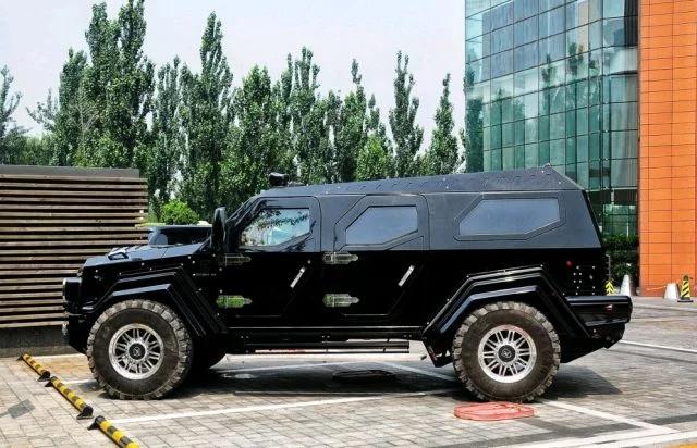 悍马h2硬派越野车（这辆越野车很难开）(2)