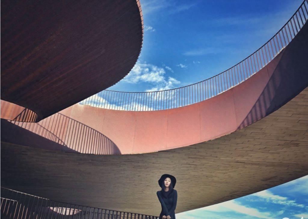 韩国出生、就读中国传媒大学，高中跳级的“雪糕妹妹”李思函近照