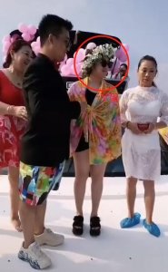 小鹏飞求婚丫蛋 都是赵本山爱徒