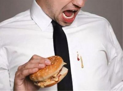 衣服上沾上了油怎么办?教你一招立刻见效